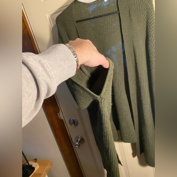 Sweater Shall - Picture 3 of 3